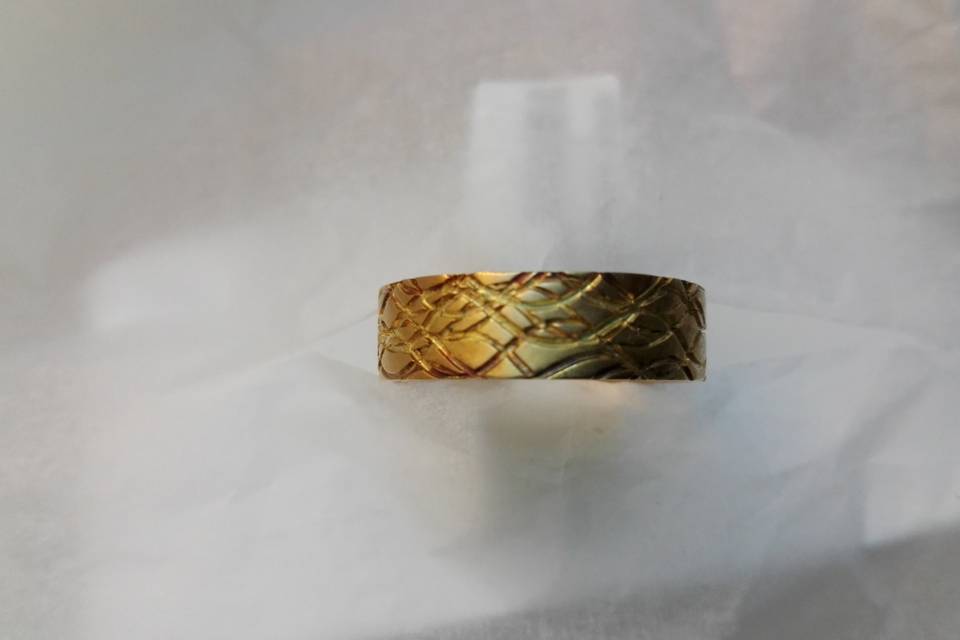 Anillo de oro