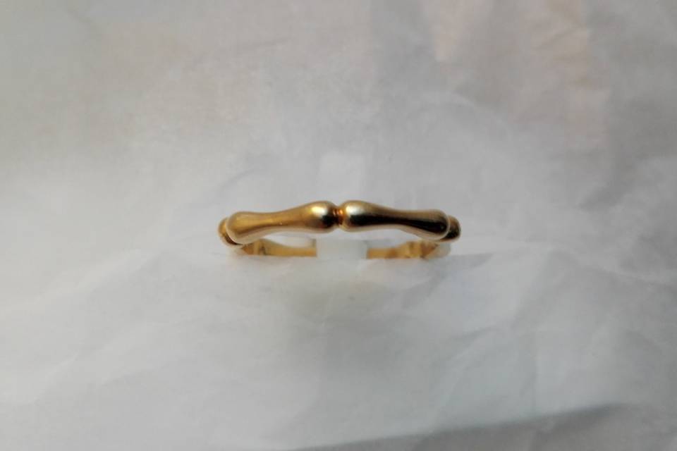 Anillo de oro