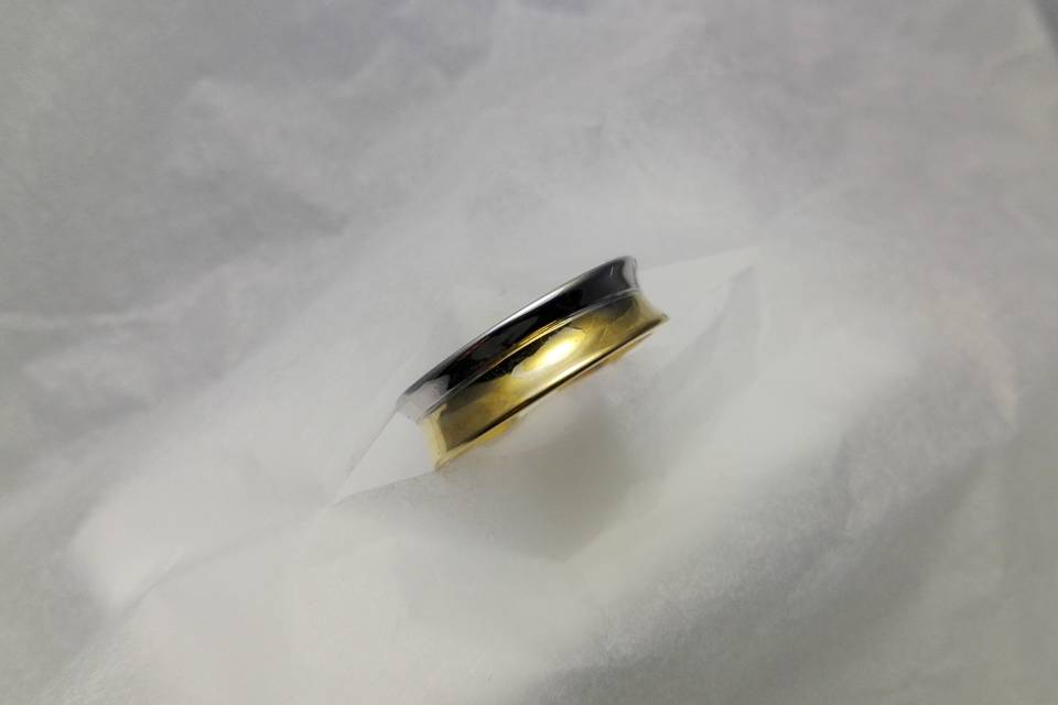 Anillo de oro bicolor