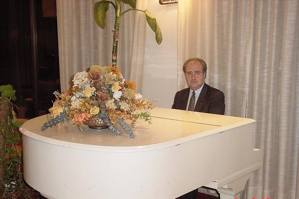 Felipe Muñoz París - Pianista