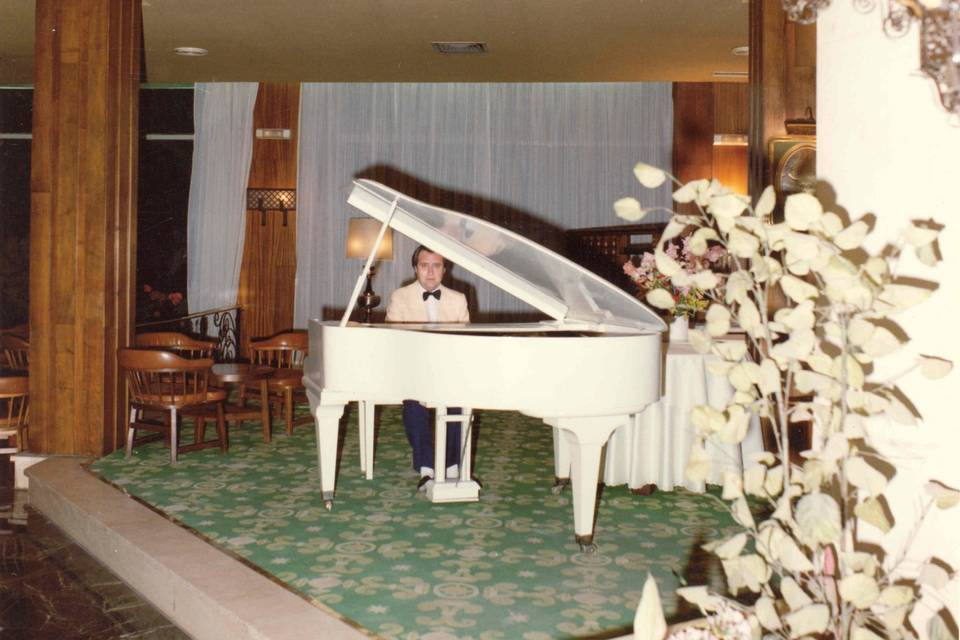 Felipe Muñoz París - Pianista