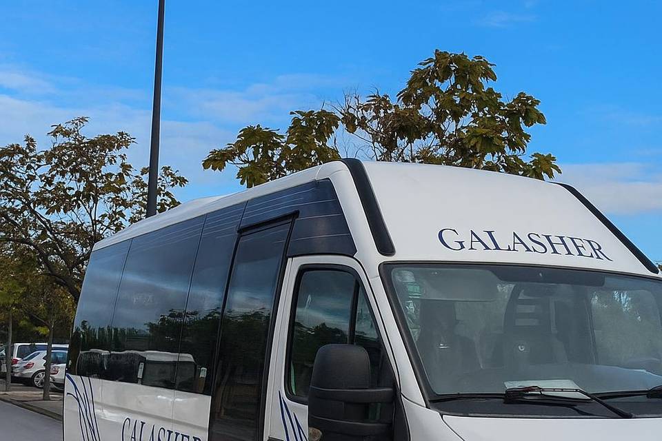 16 plazas + maletero