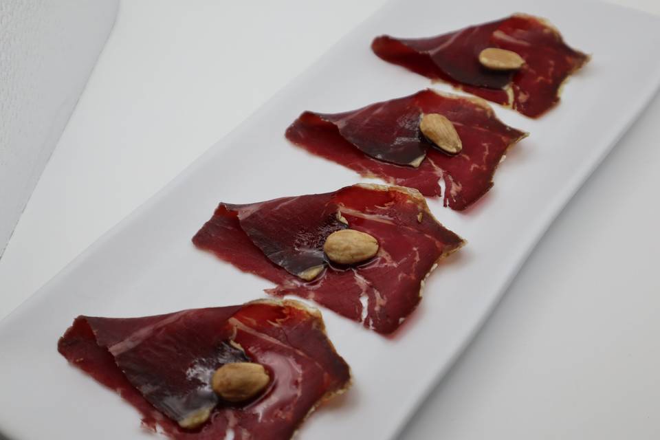 Cecina de León con almendra fr