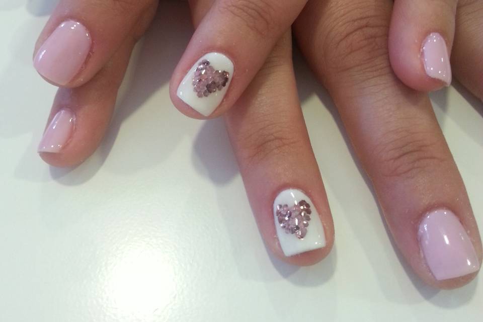 Uñas con decoración floral