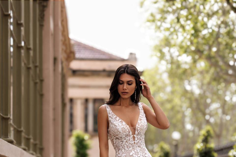 Vestido en encaje y tul