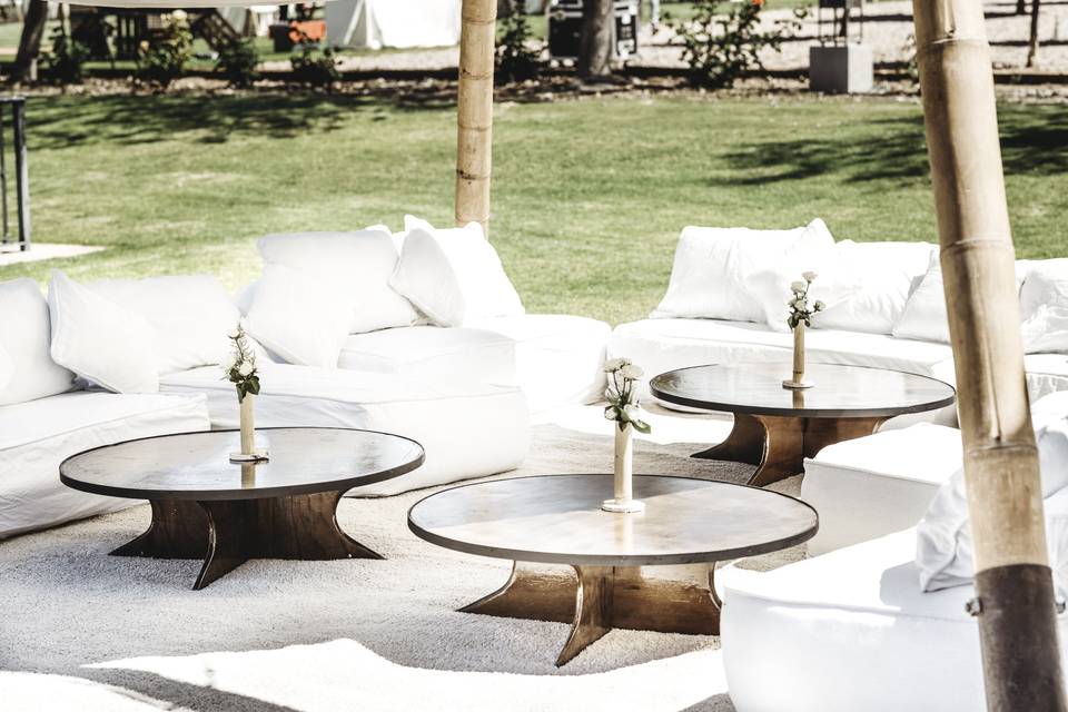 Sofas y mesas chill out