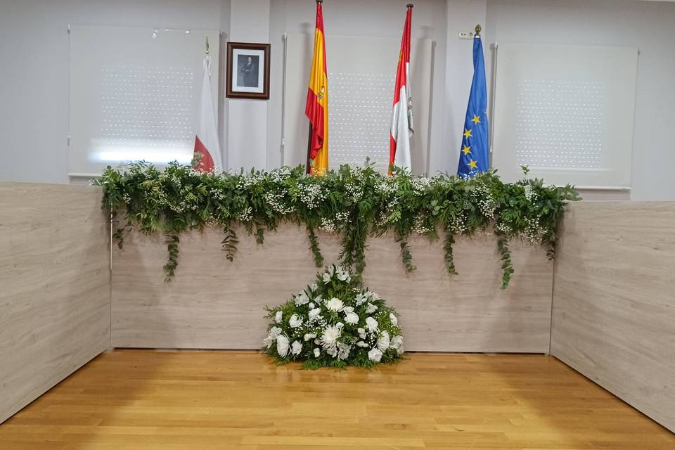 Centro blanco con cadeneta
