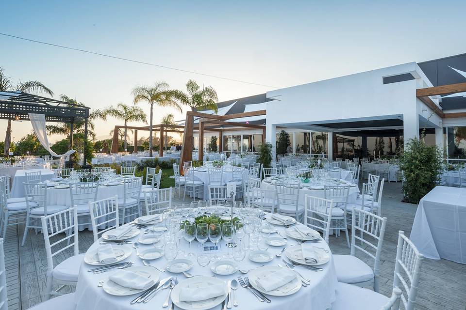 Montaje cena jardines