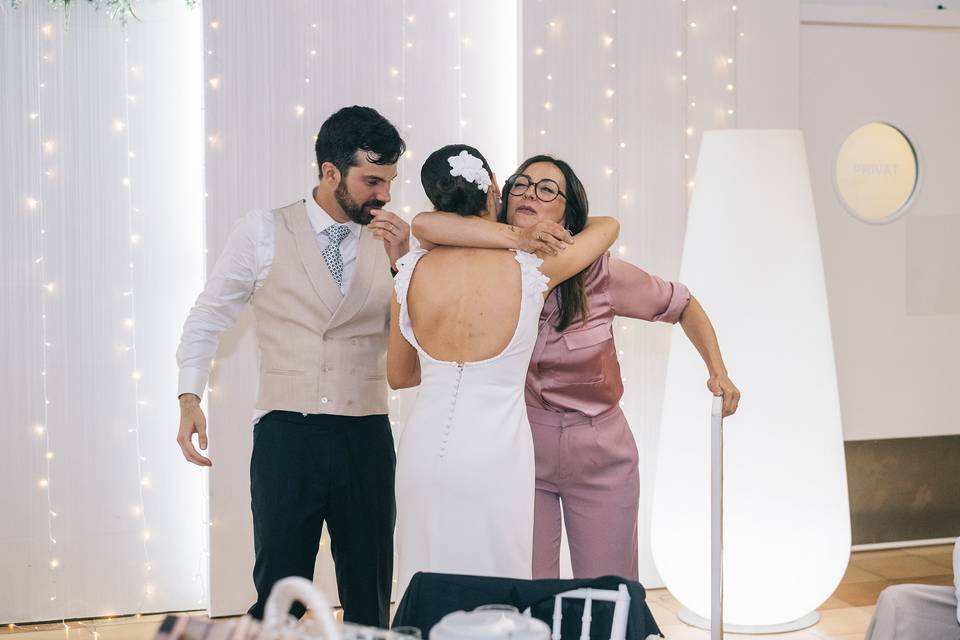 La novia lo regala al novio