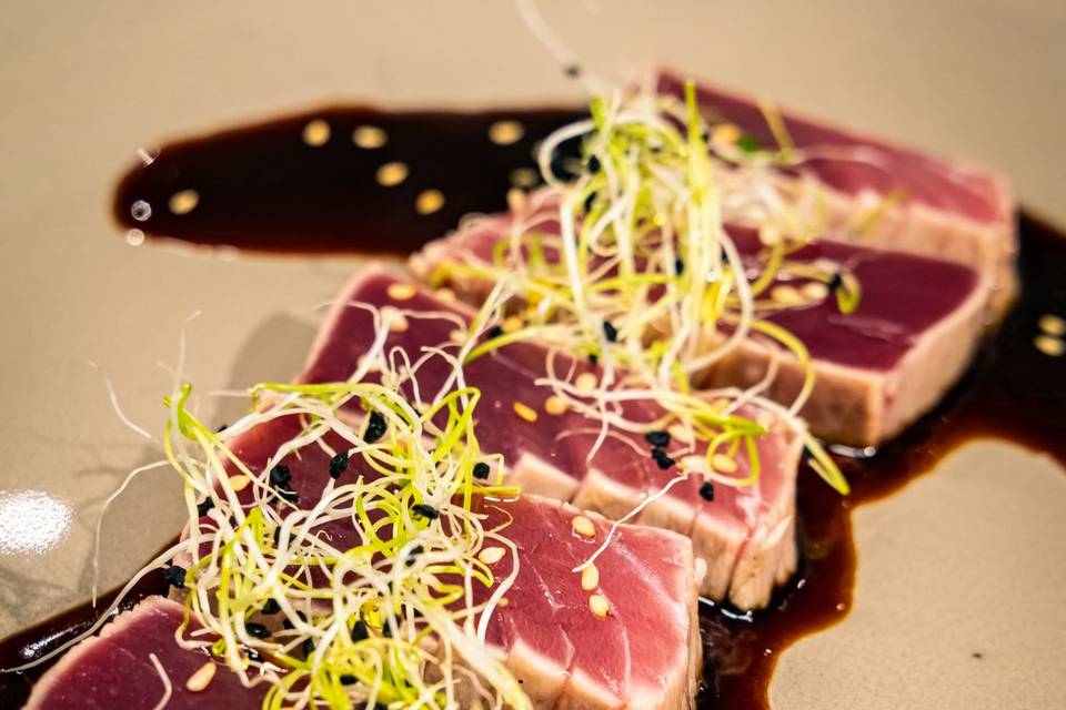 Tataki con reducción de jugo