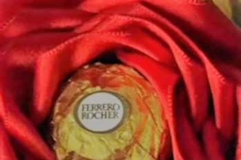 Rosa de Ferrero hecha a mano