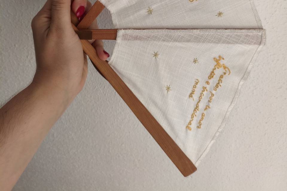 Abanico bordado