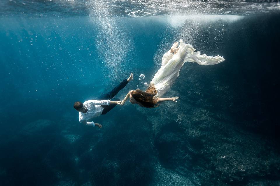 Postboda bajo el agua