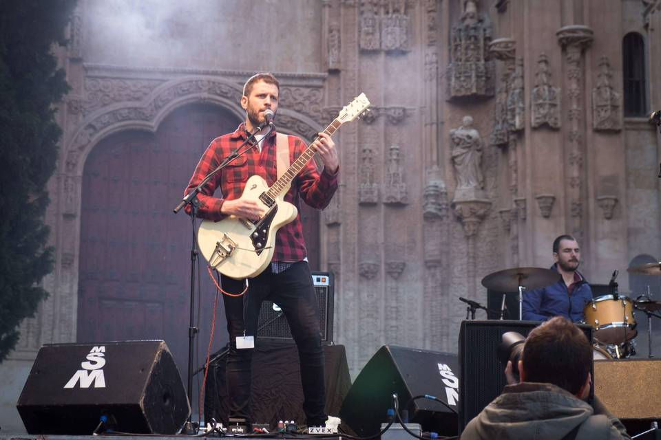 Guitarra y voz