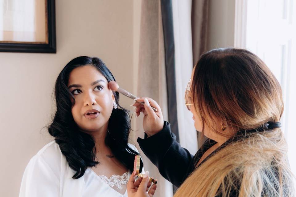 Perla Dago Makeup