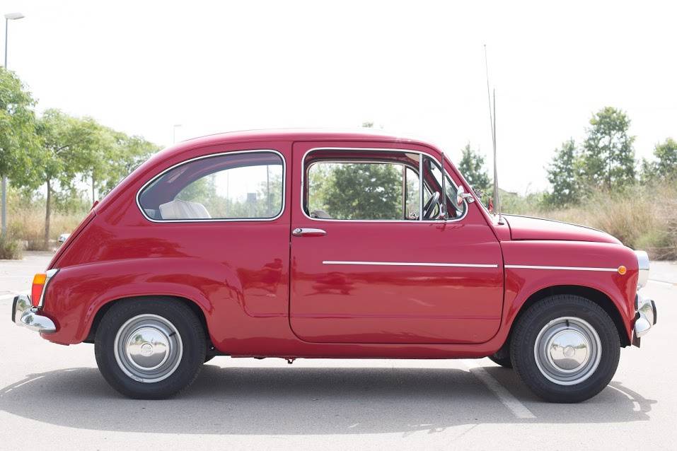 Tu vestido blanco en un 600 rojo