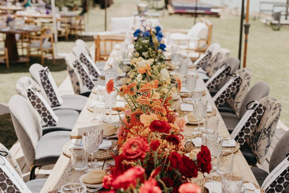 Mesa presidencial arcoíris