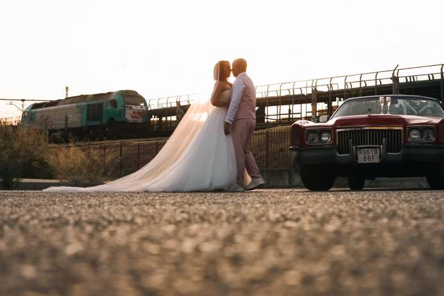 Pareja en puesta de sol