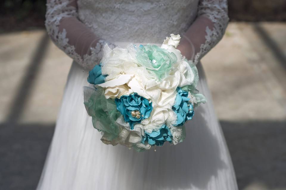 Ramo de novia en azul y blanco