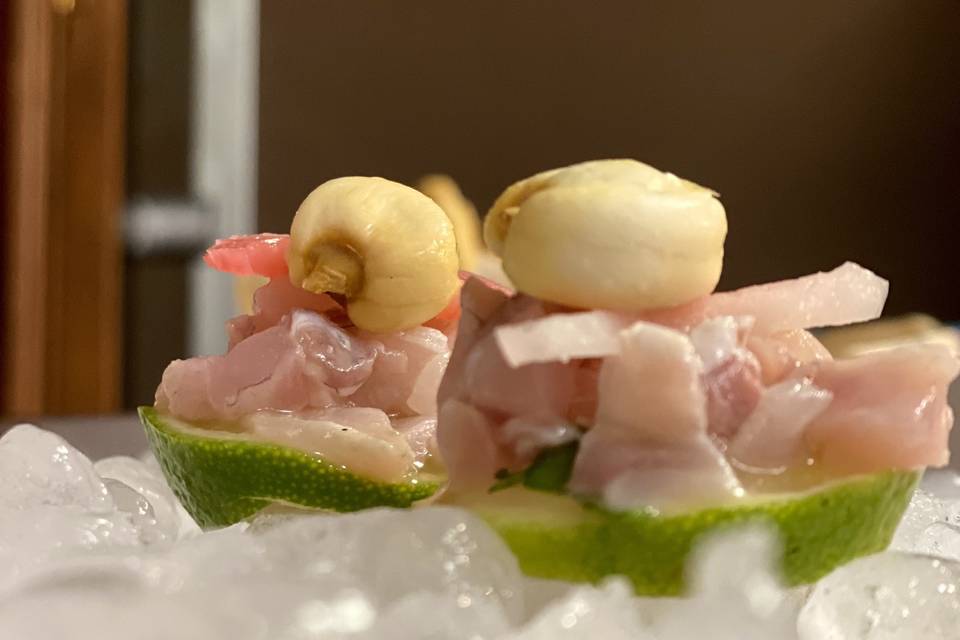 Ceviche de corvina sobre lima