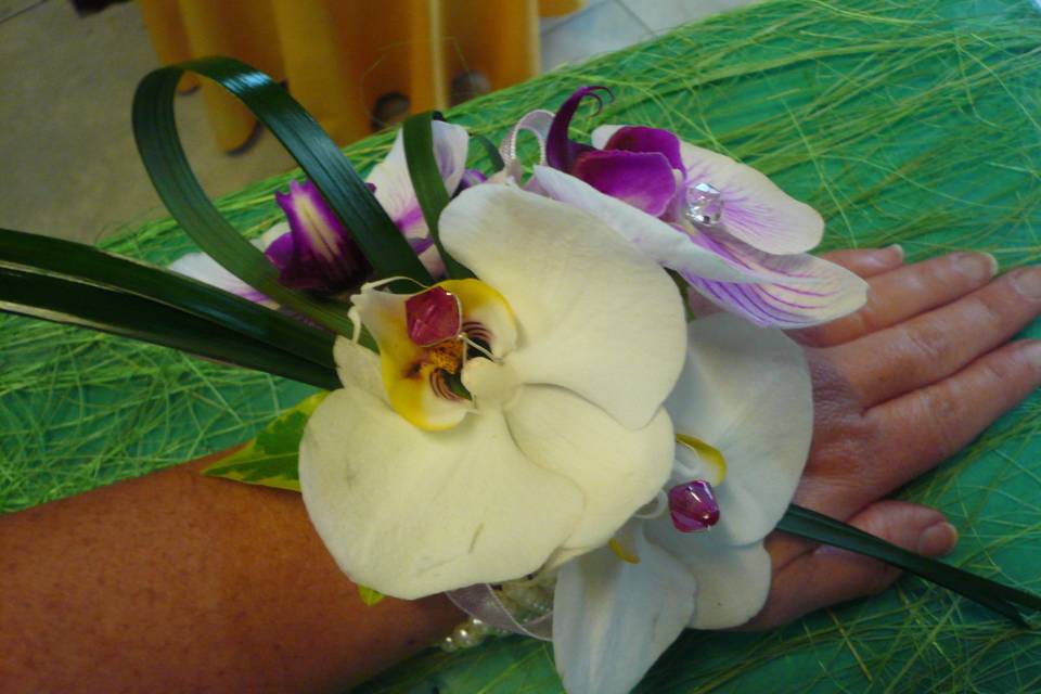 Pulsera floral para novias