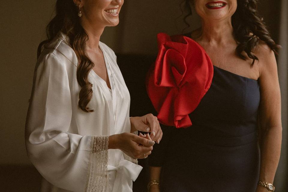Ester y la mamá de la novia