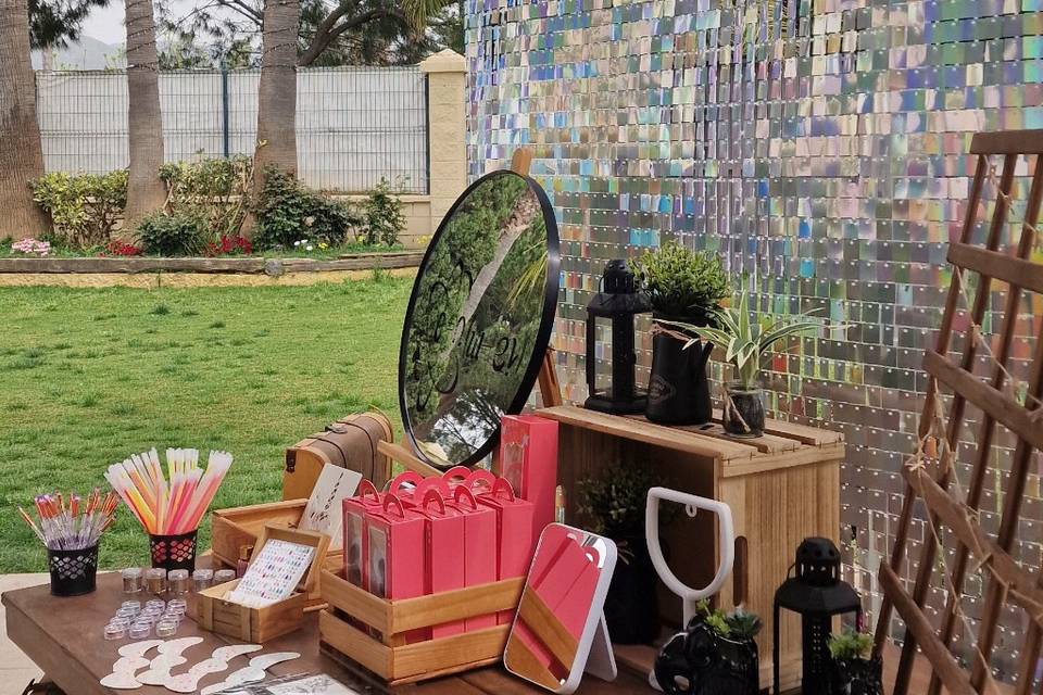 GLITTER BAR