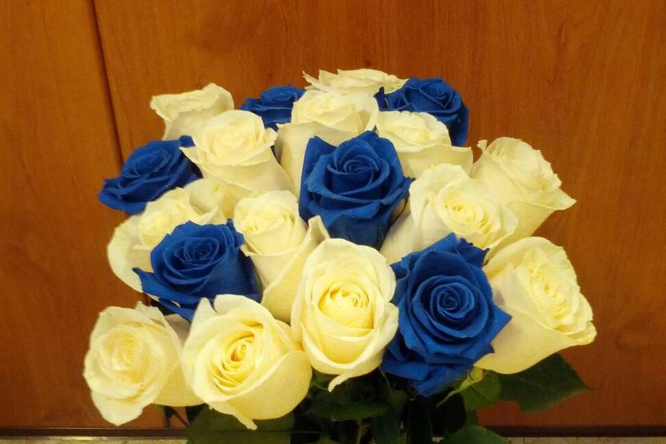 Rosas champán y azules