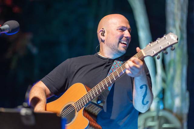 Gabriel: voz-guitarra