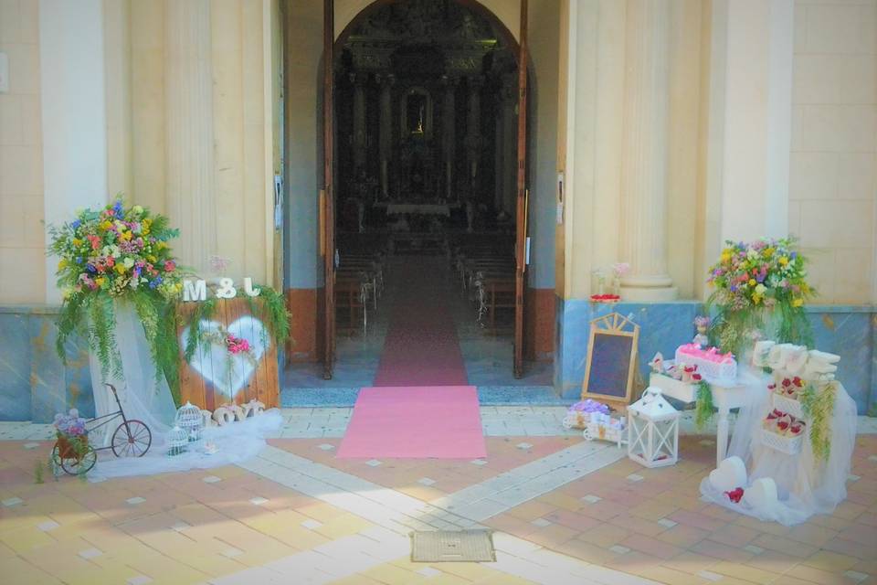 Entrada a la iglesia