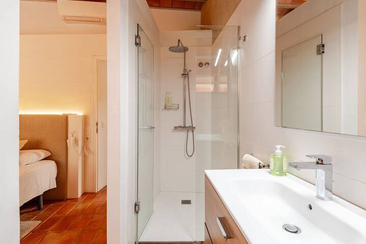 Bany habitació masia