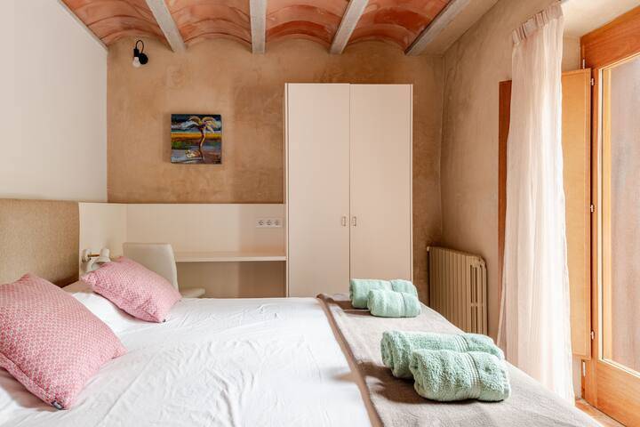 Habitació masia planta baixa