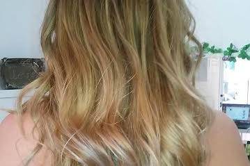 Pelo suelto con ondas