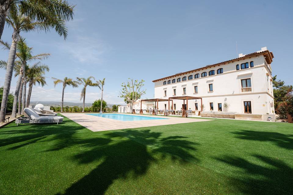 El Serral Hotel