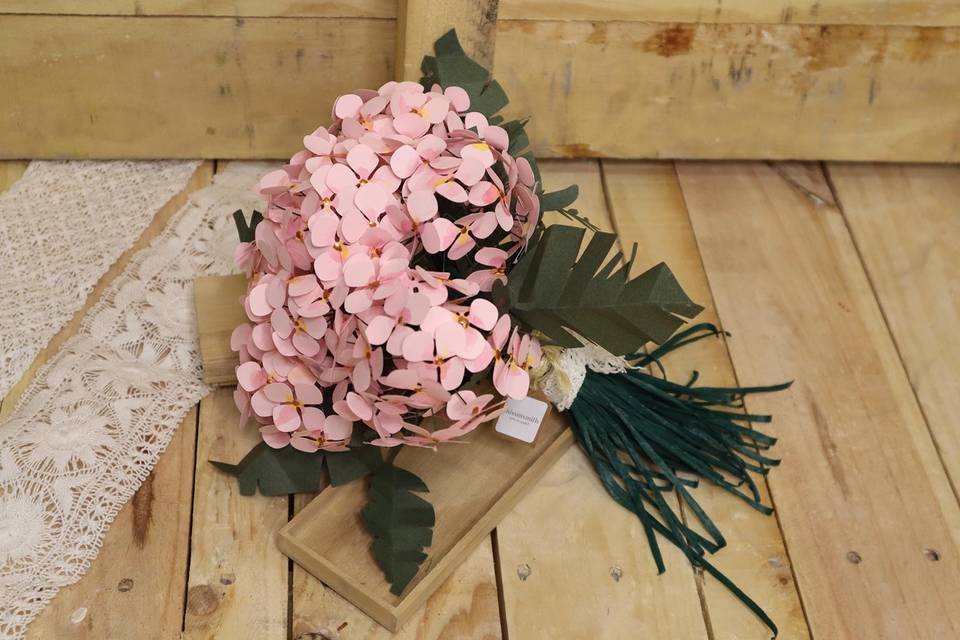 Ramo de hortensias, flores de papel