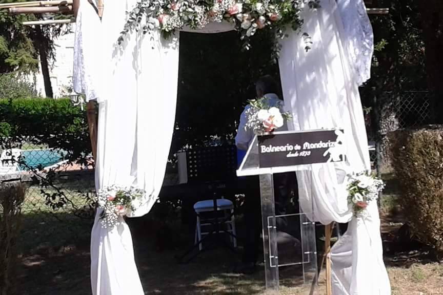 Arco de boda exterior