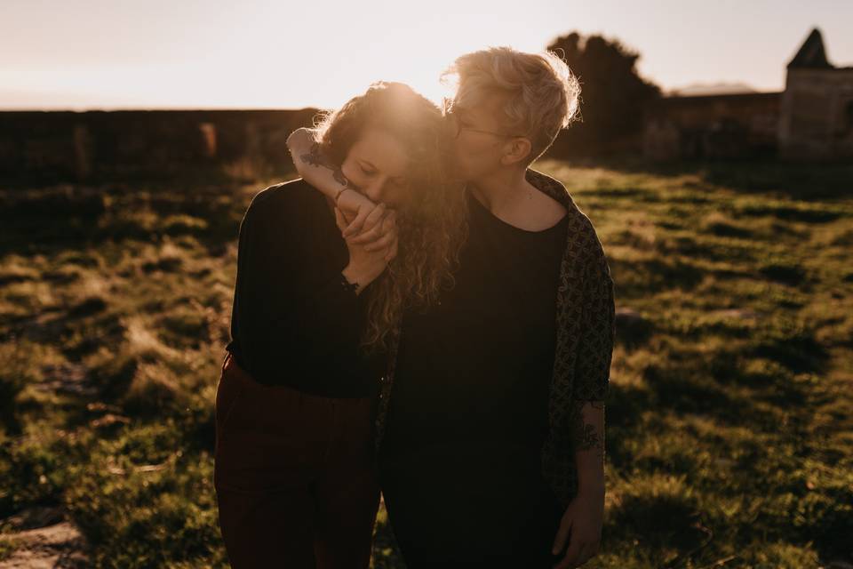 Sesión de pareja en el campo