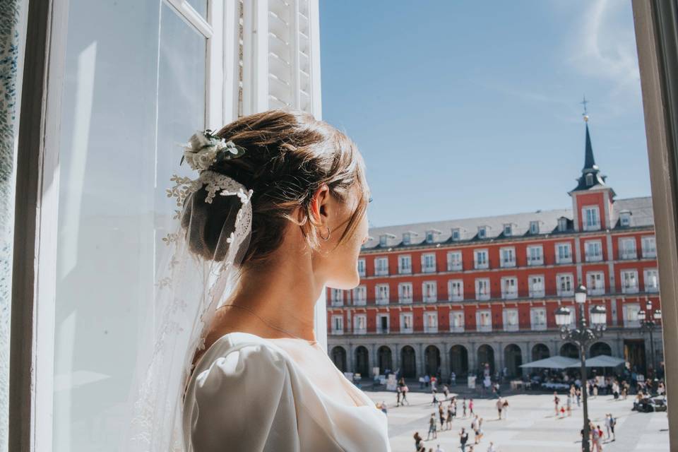 Maquillaje y peinado de novia