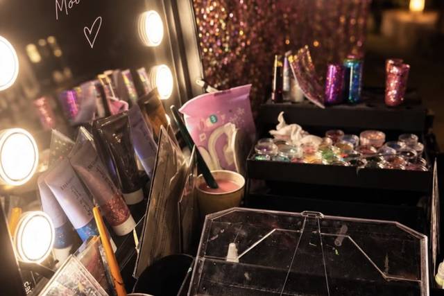 Glitter bar