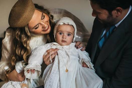Mamá de bautizo. Ondas glam