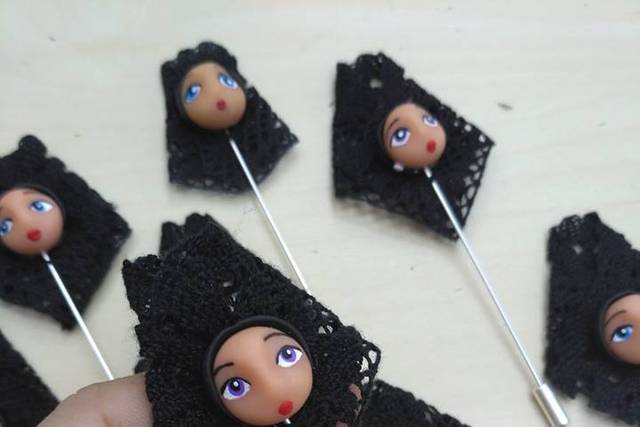 Alfileres con mantilla