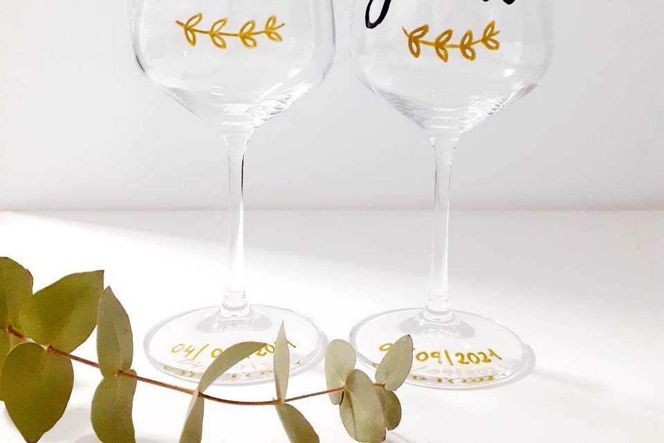 Copas de Novios grabadas  Engraved glasses, Cricut vinyl, Glass painting