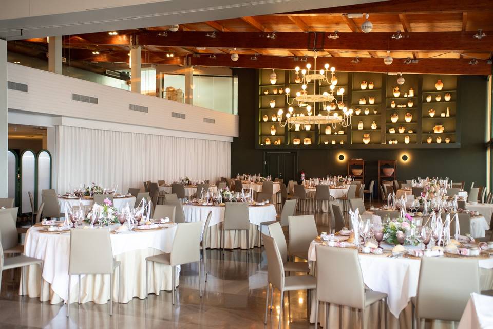 Salón de banquete decorado