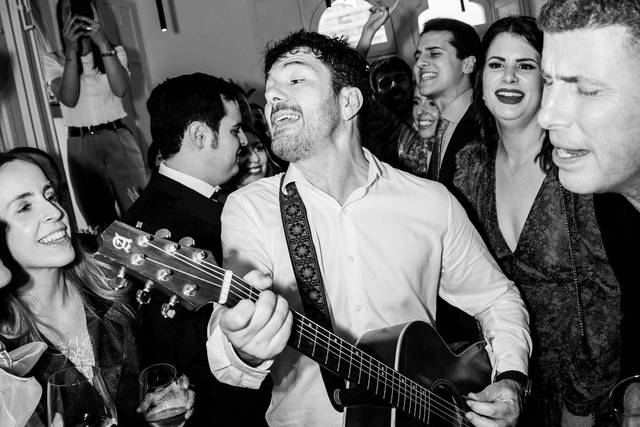 BODA EN LA CASA ROSA