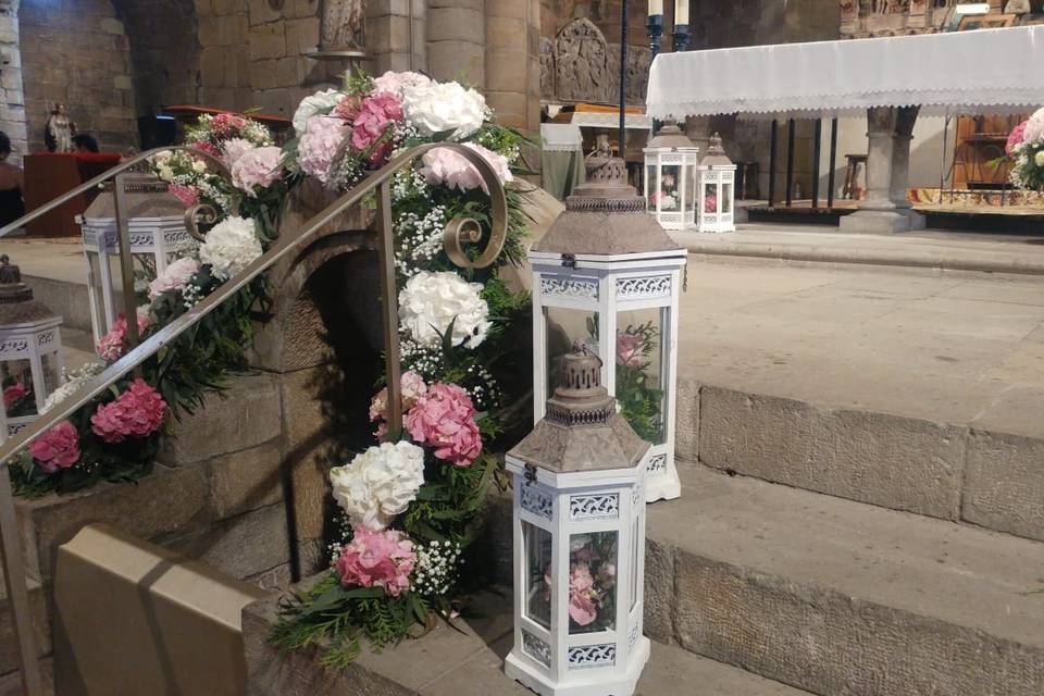 Detalle de las escaleras al altar