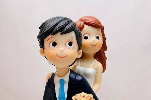 Novios tarta boda