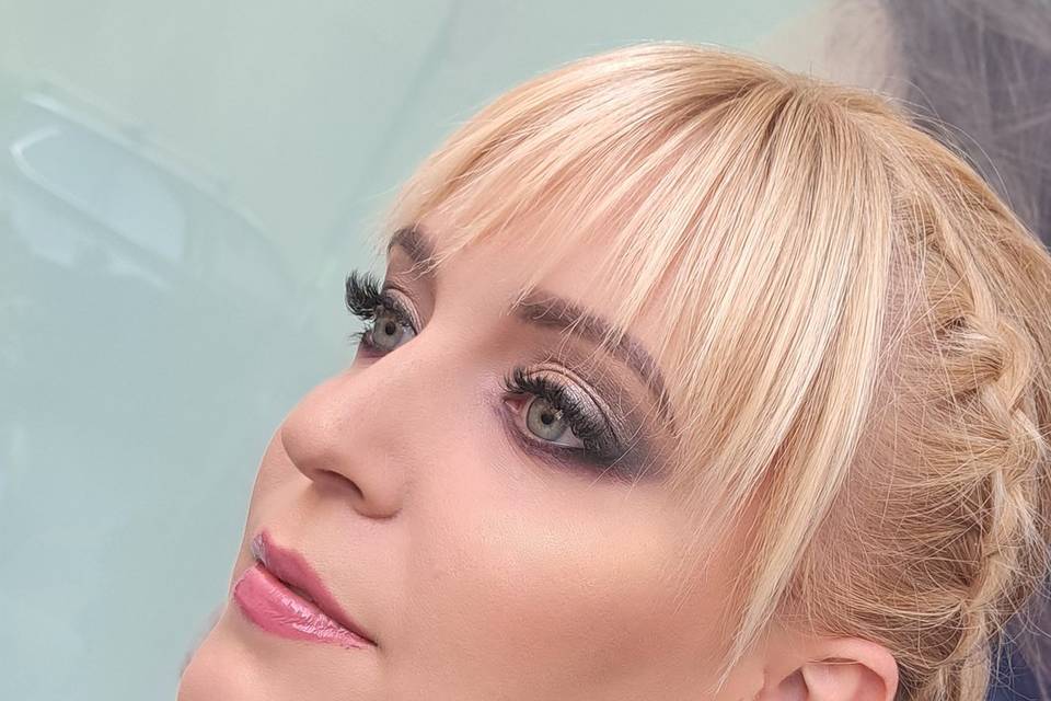 Lili Nails & Makeup