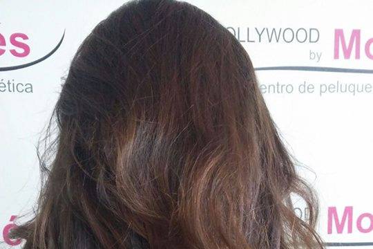 Pelo suelto con ondas