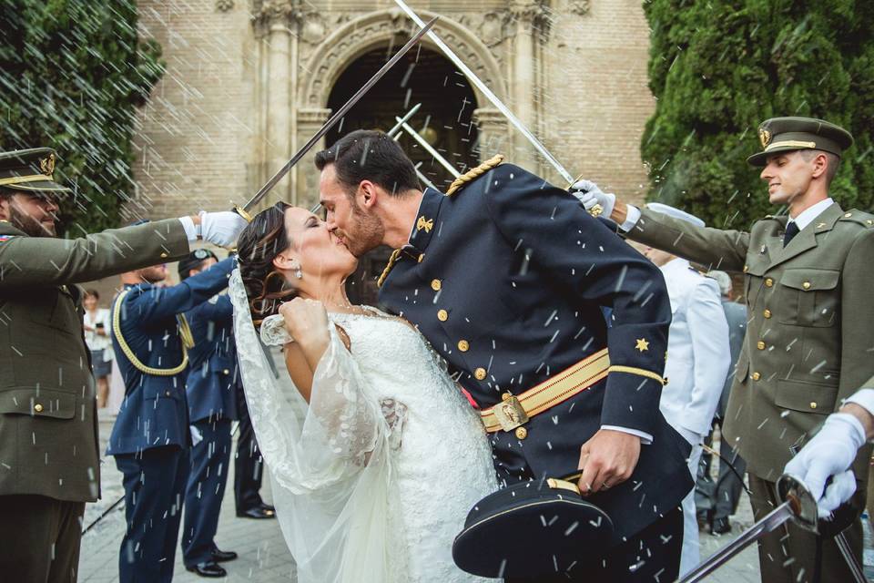 Beso de los novios