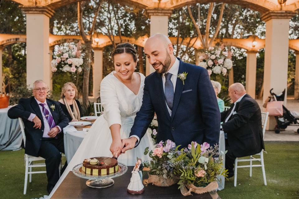 El beso de los novios